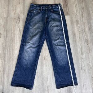 baggy fit size 32 2k ecko unlimited jeans!! :3
a little distressed but good